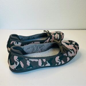 Clark’s Cloud Steppers Knit Camo‎ Flats Shoes Size 9.5